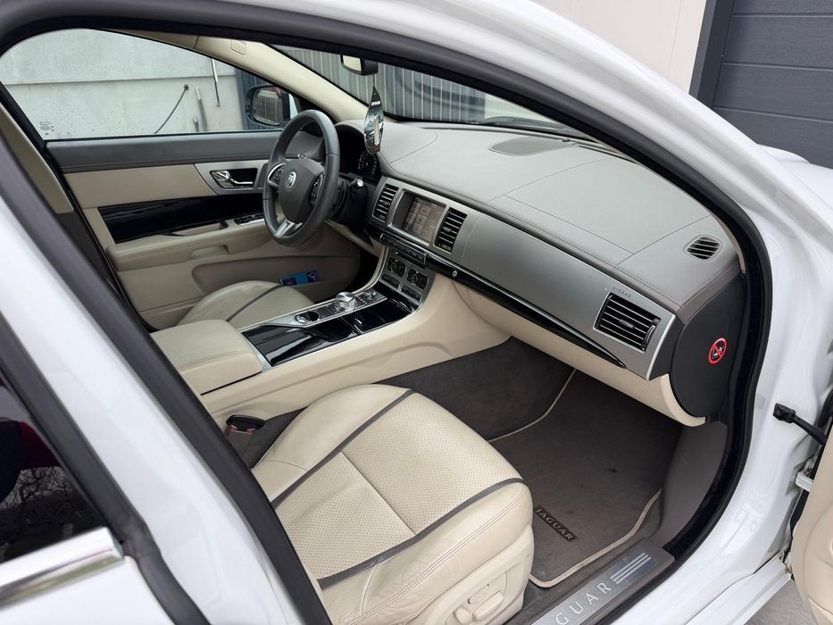 Jaguar XF Luxury S  3.0 D