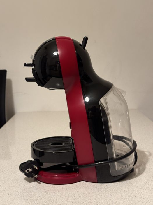 Espressor capsule Dolce Gusto Rosu