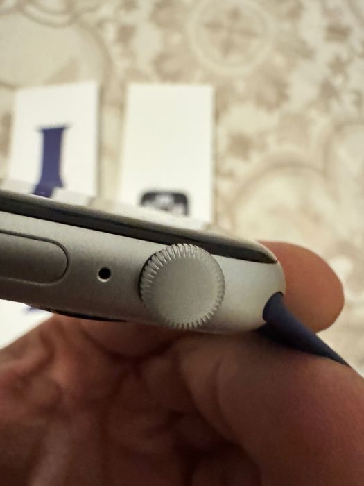 Apple watch SE 2  44mm чисто нов !