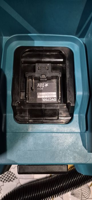 Makita aspiratoare 18 v-36v si fierastrau