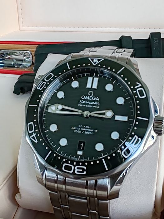Ceas Omega Seamaster Co Axial Chronometer Green 42 mm Acte-Cutie - Garanție