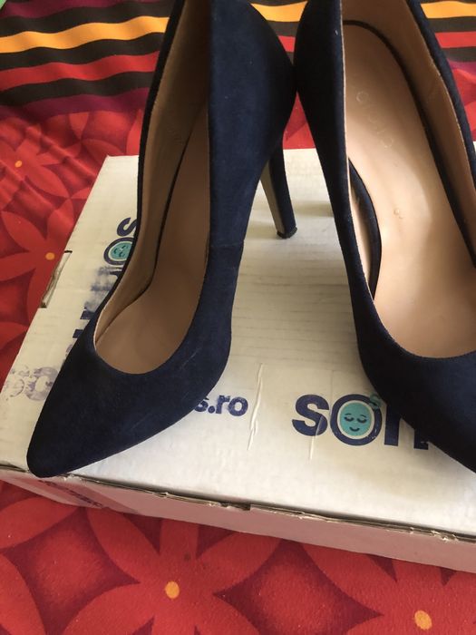 Pantofi cu toc marimea 39