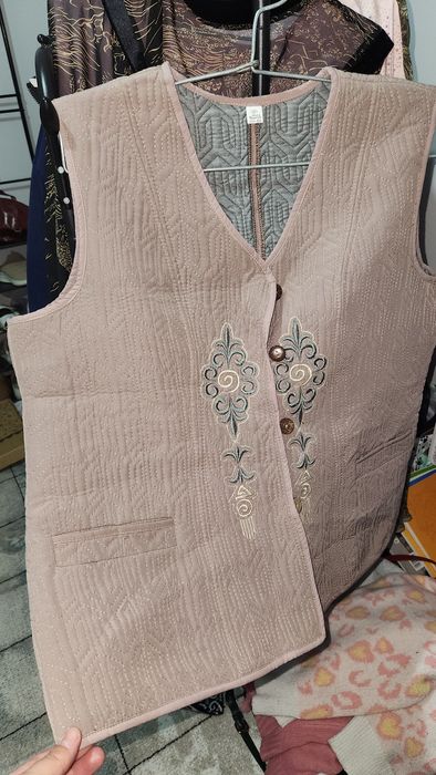 Женская безрукавка