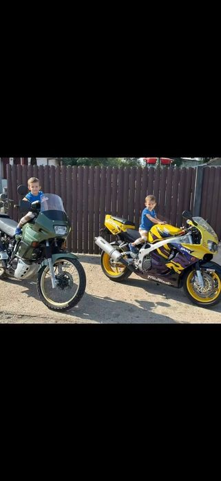 Honda cbr 900rr 919