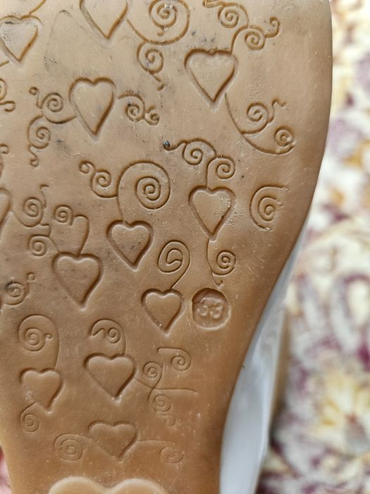 Продам туфельки для девочки