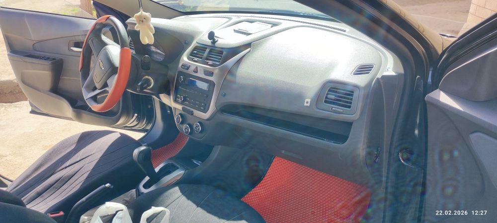 Chevrolet Cobalt sotiladi mokriy rangda