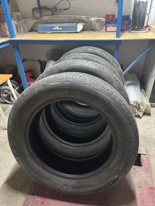 Продам шины 225/60/R18