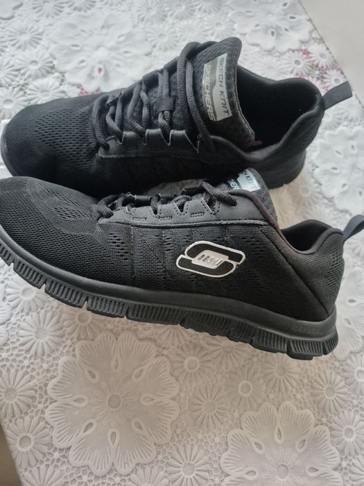 SKECHERS mărimea 39 și 40