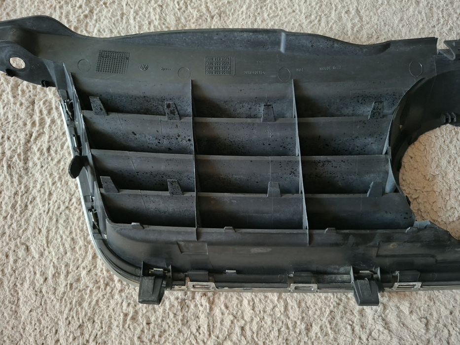 Grila radiator VW Passat B5.5