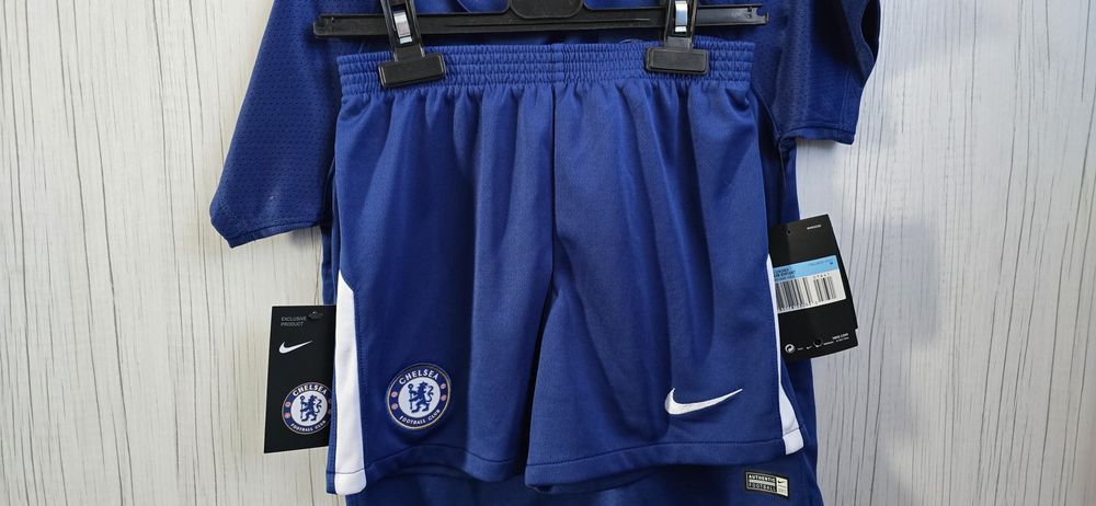 Compleu de fotbal Nike 110-116 băieți Barcelona si Chelsea