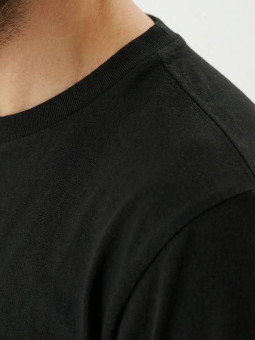 Optom futbolka sotiladi