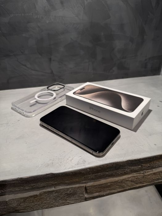 КАТО ЧИСТО НОВ Iphone 15 Pro Max + подарък