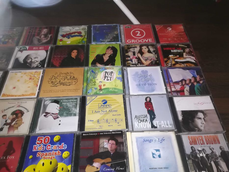 Albume cd oferta!!! pret mic  cu diverse  nou si sigilate