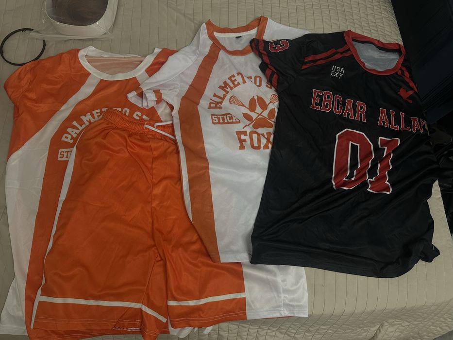 Продам косплей костюмы и парик