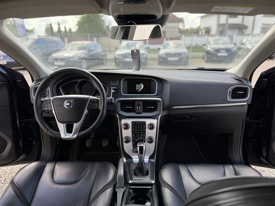 Volvo V40 12/2015 Euro 6 2.0 Manual SE POATE IN RATE