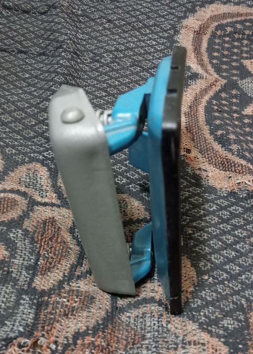 Продам советский дырокол.