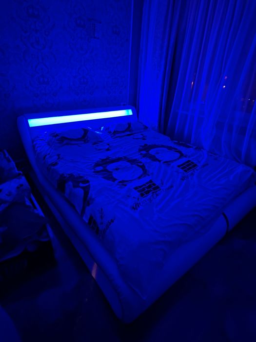 Pat dormitor cu led (saltea inclusa),  lungime 200cm x latime 160