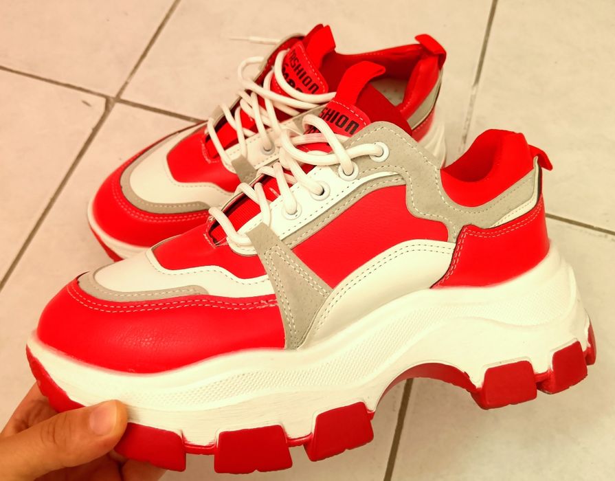 Туфли кроссовки босоножки