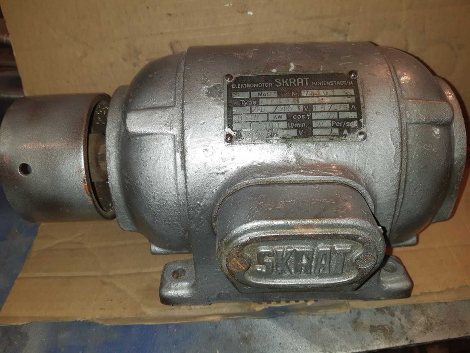 Продавам трифазни електродвигатели