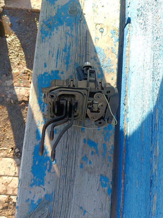 Продам кулису на Мерседес