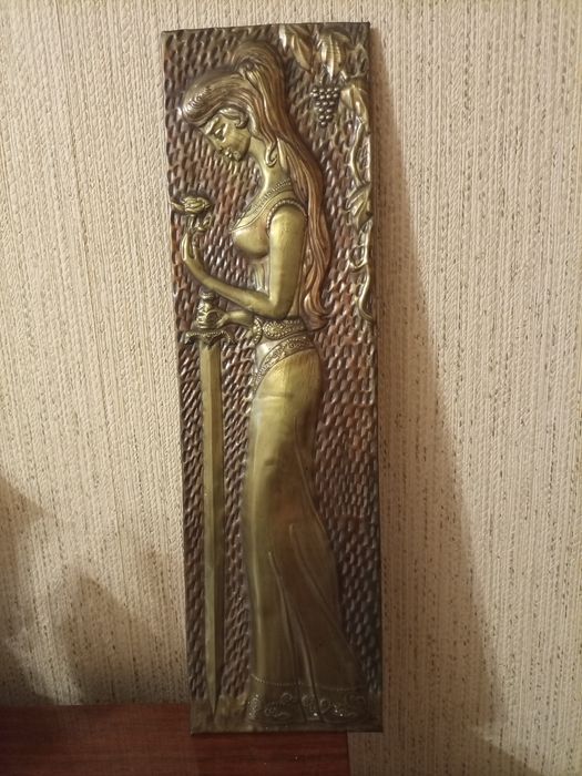 Чеканка девушка !