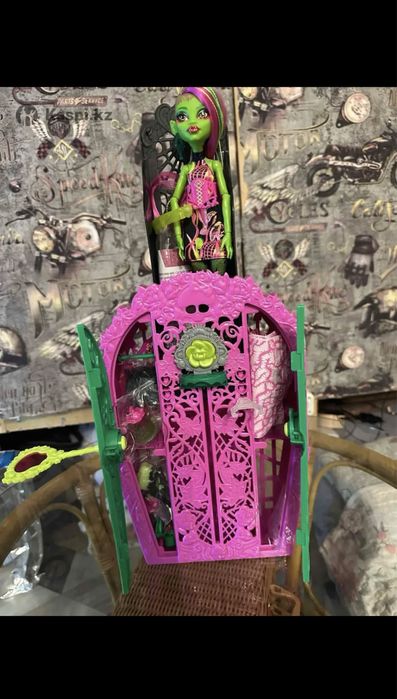 Продам куклу монстр  хай!
