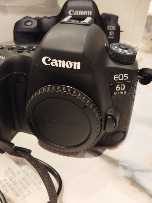 Продавам фотоапарат CANON 6D Mark ll