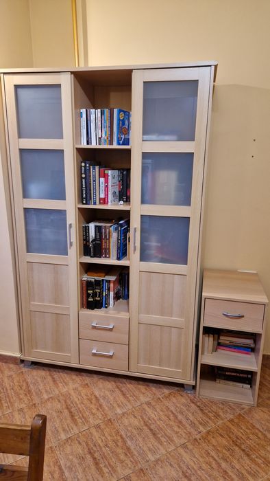 Скрин, шкафче и гардероб.