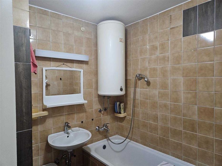 Дава се под наем Тристаен апартамент в Пловдив, Старият град - 96 кв.м за 357 € - Снимка #7