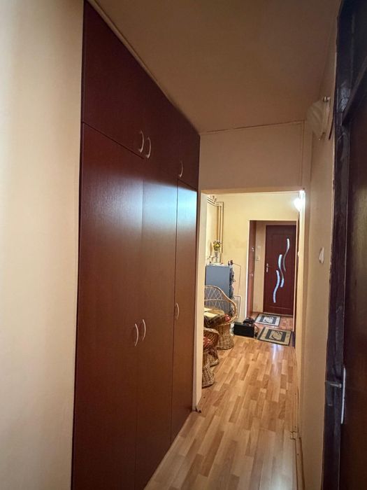Apartament 3 camere , 2 băi