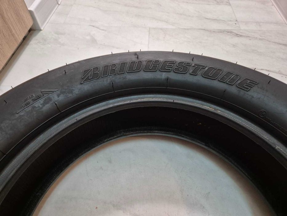 120/90 - 17 M/C 64S   Pirelli Scorpion Trail , 160/80 - 15 Bridgestone Exedra Max