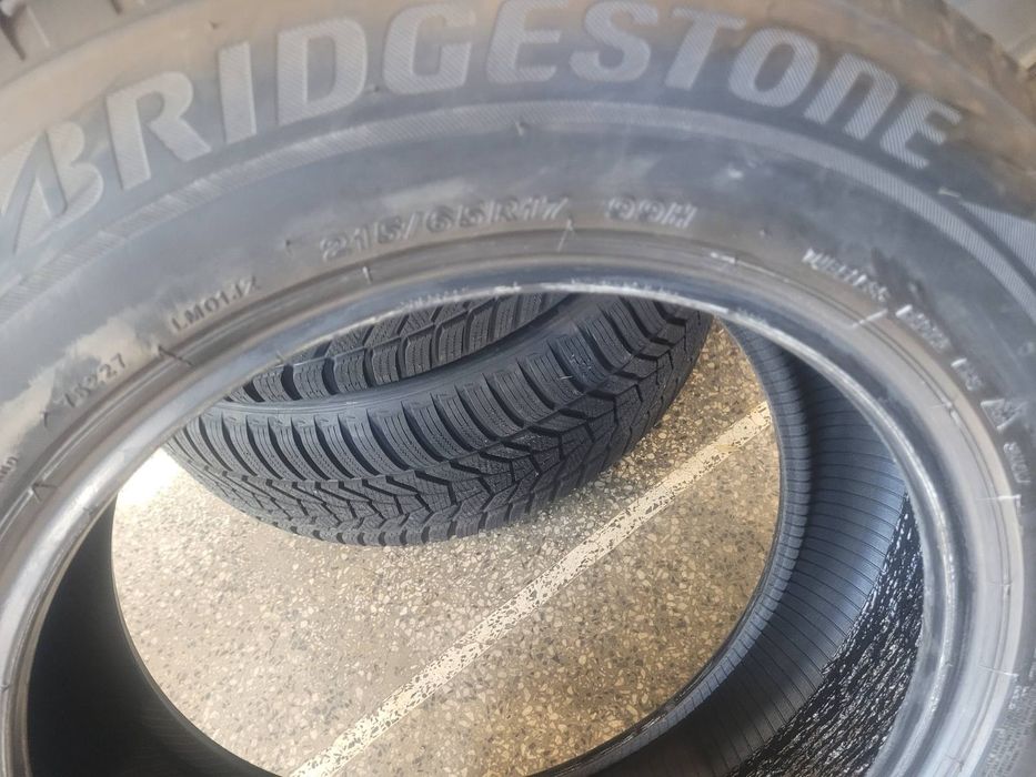 Зимни гуми 215 65 17 Bridgestone