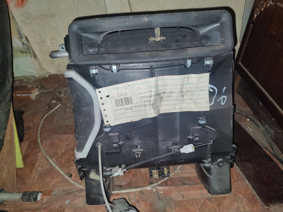 Запчасти на Мерседес 124