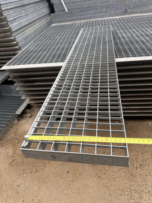 Trepte zincate galvanizate