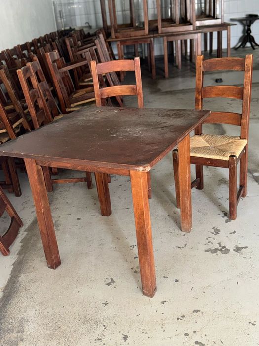 Set o masa si patru scaune de vanzare