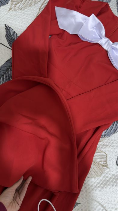 Продам красное платье