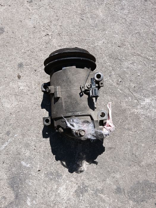 Компресор климатик NISSAN ALMERA TINO 00-05г. 2.2 114кс.