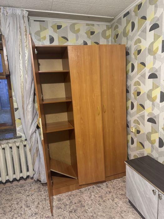 Продам шкаф , кроват , туалетный столик