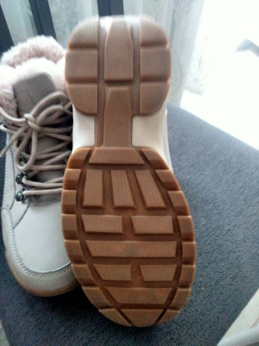 Ботинки зима новые 36 размер