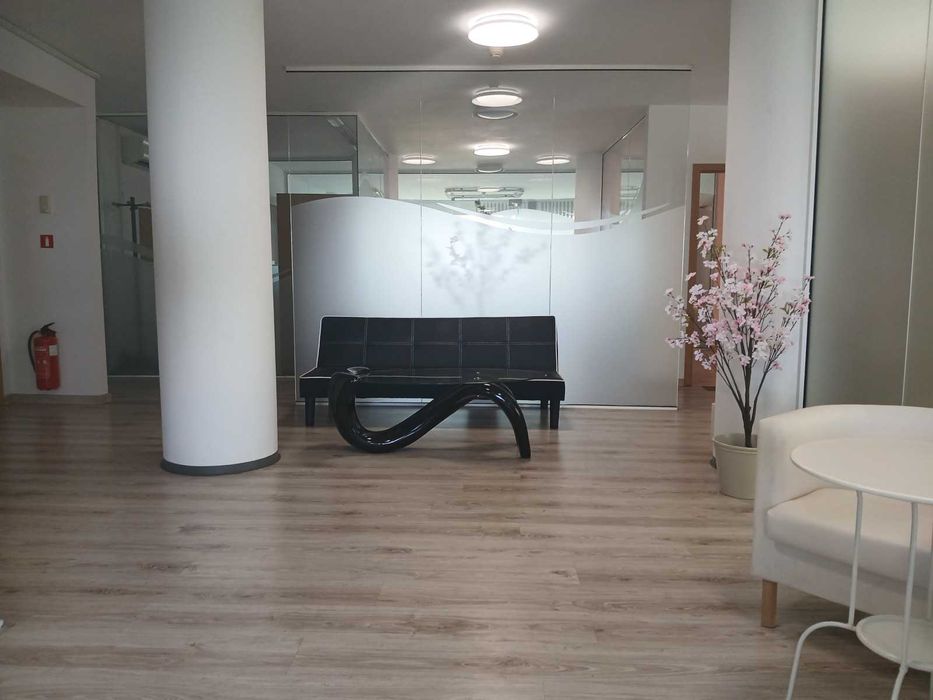 Дава се под наем Офис в София, Хиподрума - 43 кв.м за 363.63 € - Снимка #1