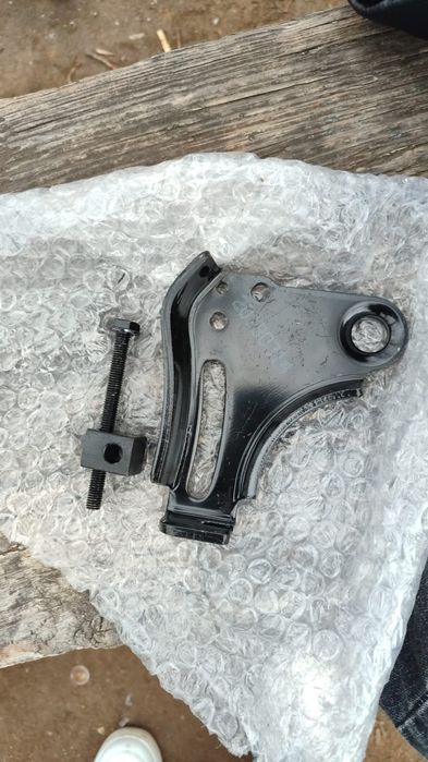 Продам кронштей хондай Элантра