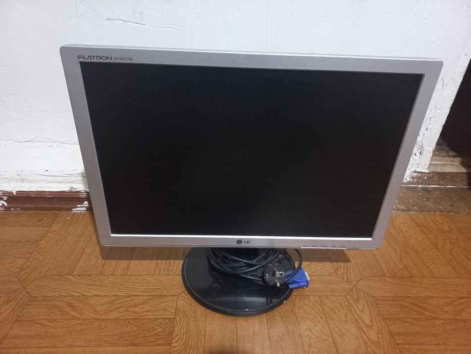 Продам монитор LG