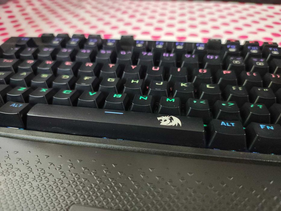 Tastatura Gaming Redragon Vishnu RGB Wireless Mecanica Red Switch.