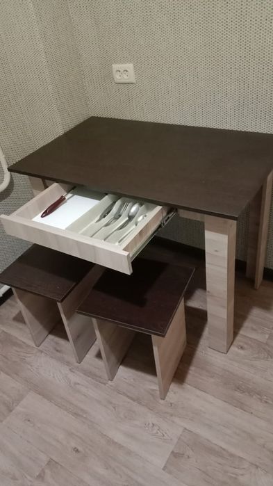 Стол кухонный новый