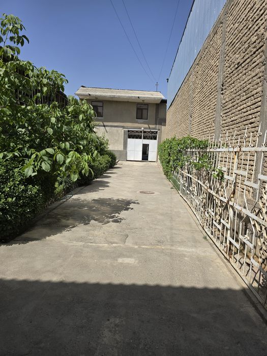 Ховли сотилади Наманган шахрида центра жойлашкан