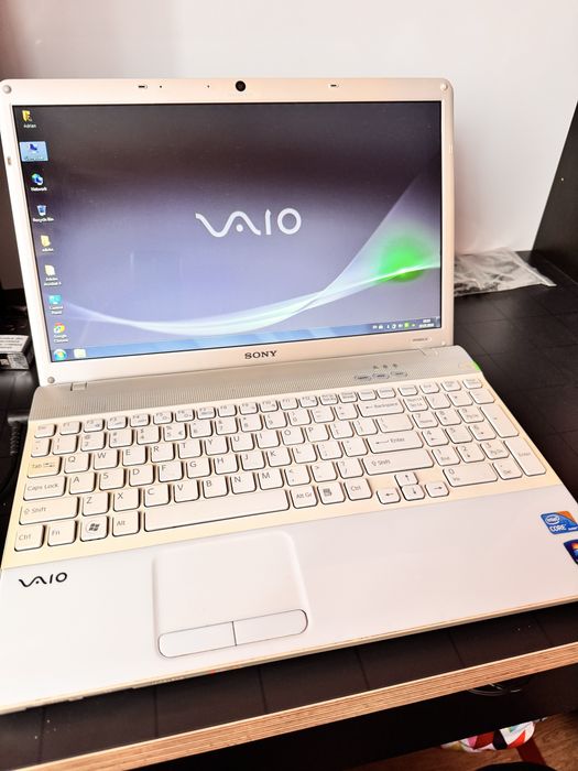 Laptop Sony Vaio 15 inch, i3, 6Gb Ram, 300Gb HDD!