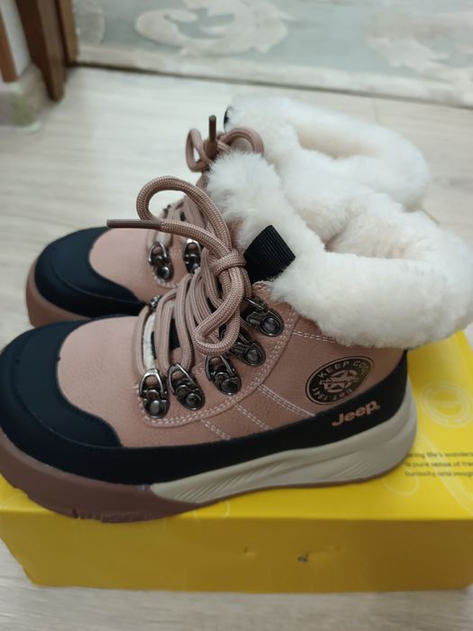 Продаётся детские сапоги