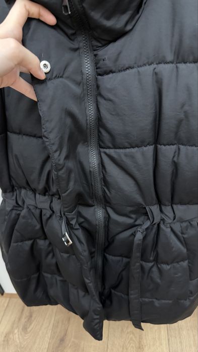 Безрукавки серая и черная