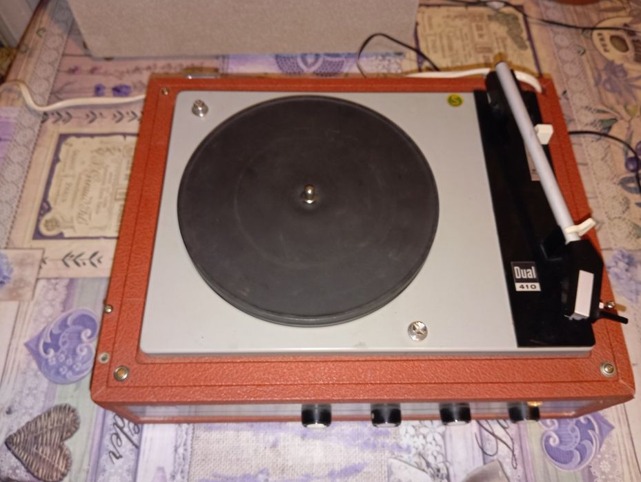 Ретро лампов грамофон Dual P410V от 1966г.