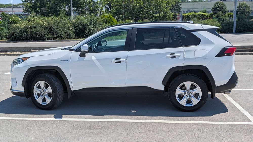 Toyota RAV4 Hybrid 2.5 AWD (4х4) XLE eCVT 12' Мултимедия, Каско, Обслужена